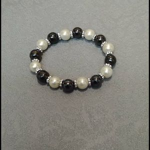 Ladies Magnetic Bracelet helps with Arthritis